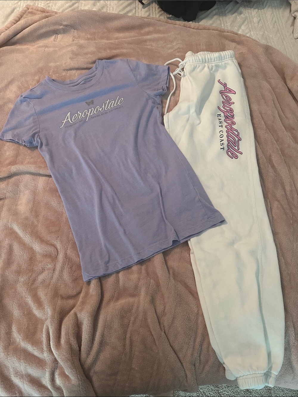Aeropostale Lavender Tee with White Joggers and Pink Script